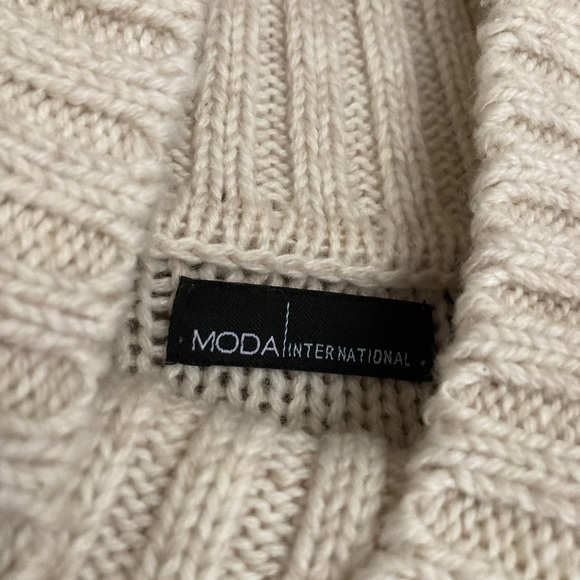 Moda International Wool Blend Body-con Knitted Dress, size M - Picture 2 of 9